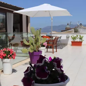 https://attico-in-centro-citt.sicilyhotelsitaly.net