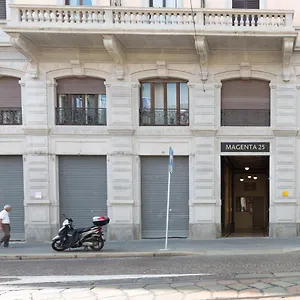 https://roomy-apts-in-the-heart-of-milano.it-lombardy.com